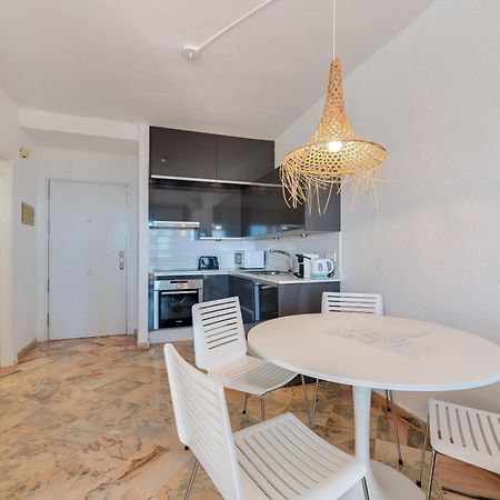 Front Line Beach Studio Apartment 마르베야 외부 사진